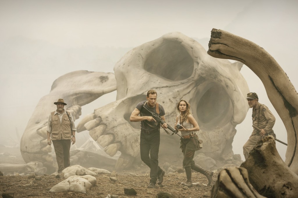 kong-skull-island-3-cliff-and-co